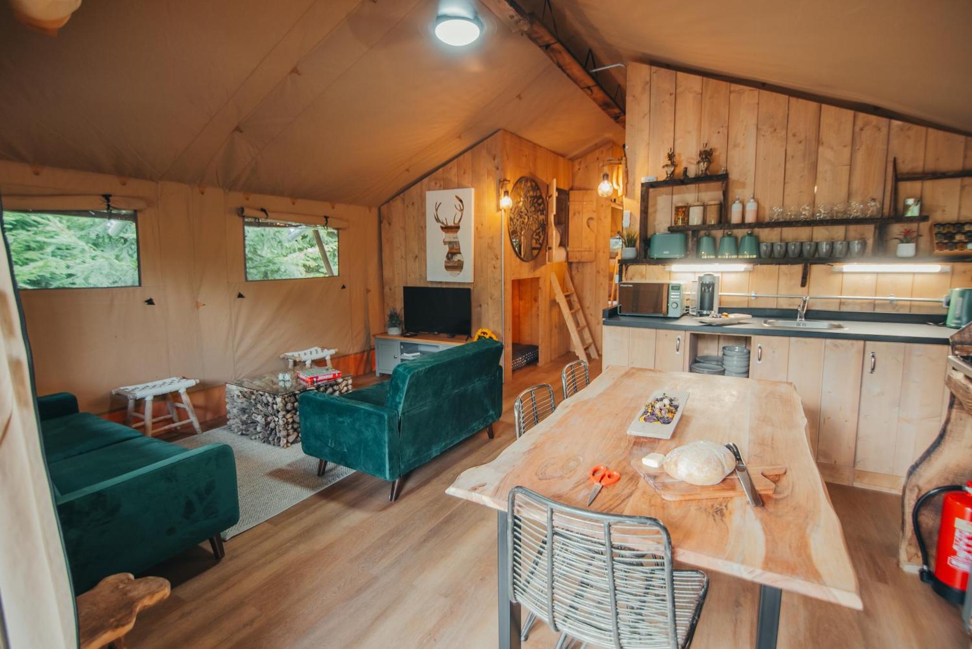 Cosy Forest Lodge Penrhos  Kültér fotó